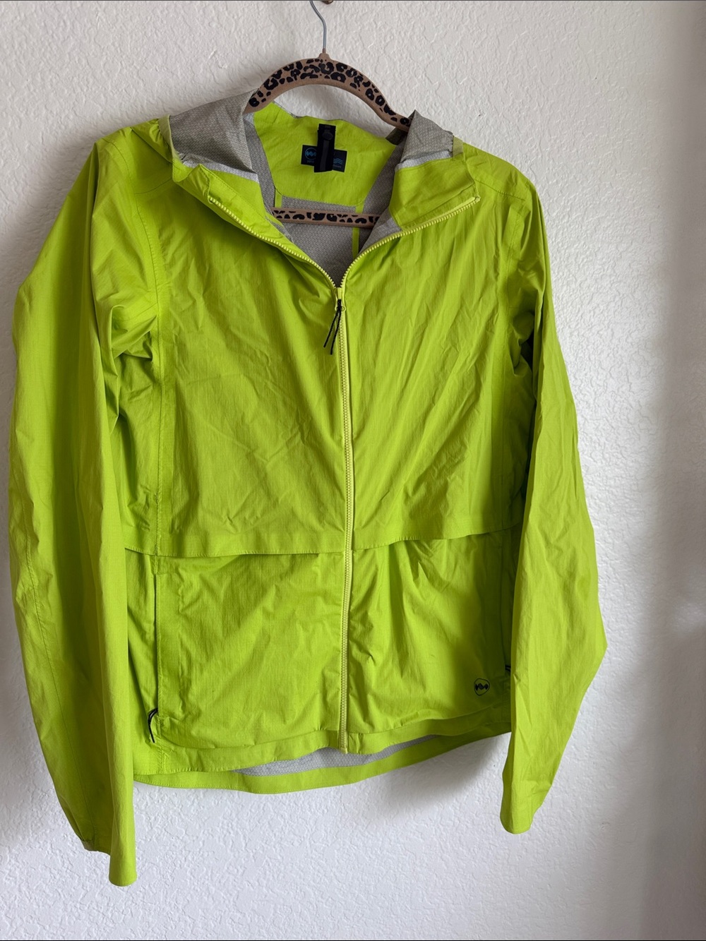 Janji Run Everywhere Rainrunner lightweight packable  Jacket - Hooded Zip Front